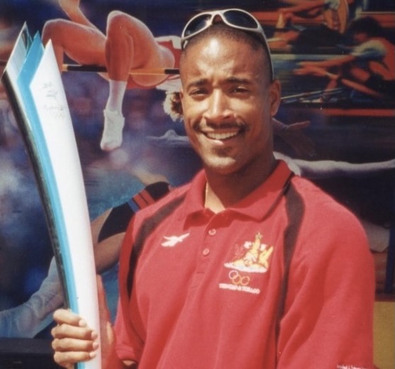 Steve-Brown-and-the-2000-Olympic-Torch-caldron-Olympic-Village-Sydney-Australia-copy-2